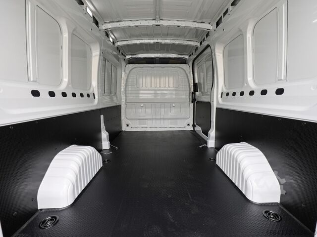 Panel van Maxus DELIVER 9