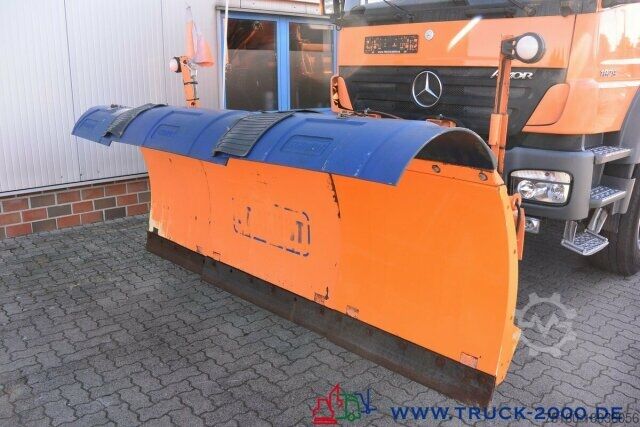 Kipper LKW Mercedes-Benz 1829 4x4 Kran Winter Schneeschild Salzstreuer