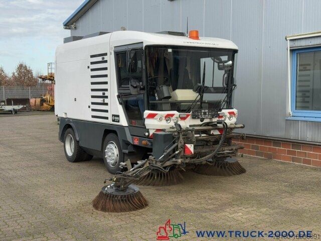 Road sweeper Ravo Ravo 540 3 Besensystem Sweeper + Sprühen 50 Km/h