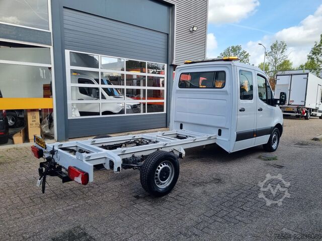 Chassis cab Mercedes-Benz Sprinter 319 CDI Chassis cabine DC 6 Zits Euro 6E