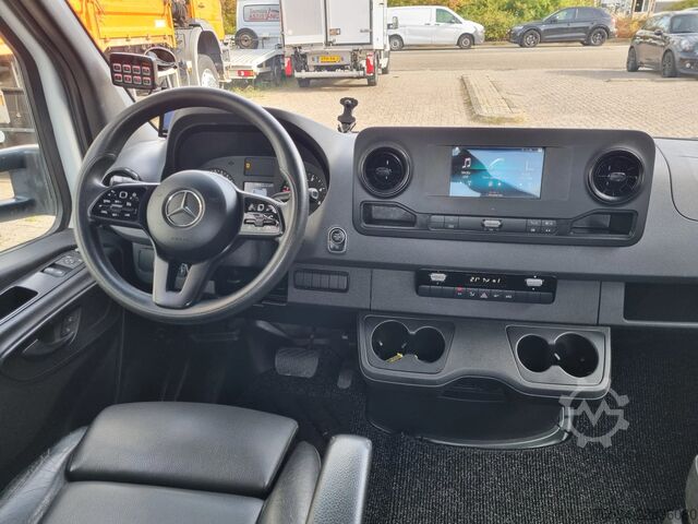 Chassis cab Mercedes-Benz Sprinter 319 CDI Chassis cabine DC 6 Zits Euro 6E