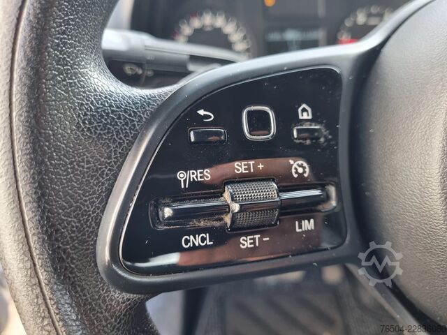 Chassis cab Mercedes-Benz Sprinter 319 CDI Chassis cabine DC 6 Zits Euro 6E