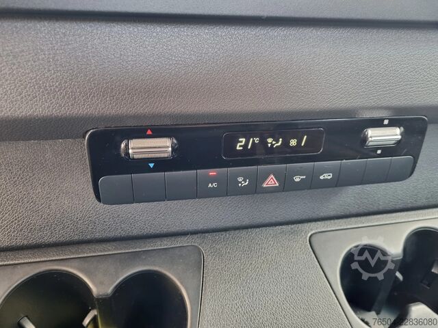 Chassis cab Mercedes-Benz Sprinter 319 CDI Chassis cabine DC 6 Zits Euro 6E