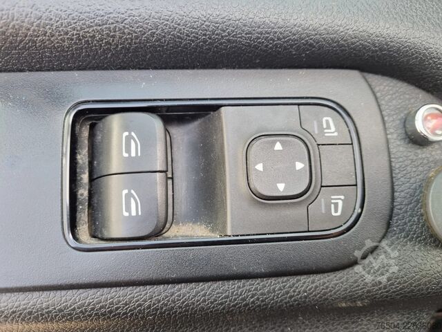 Chassis cab Mercedes-Benz Sprinter 319 CDI Chassis cabine DC 6 Zits Euro 6E