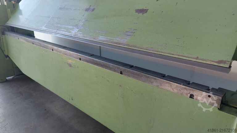 Universal Schwenkbiegemaschine RAS 67.30