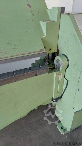 Universal Schwenkbiegemaschine RAS 67.30