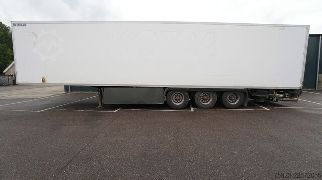 Kühl-/Tiefkühltransport LAMBERET 3 AXLE FRIGO TRAILER WITH CARRIER VECTOR 1950mt