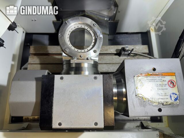 VERTIKALES BEARBEITUNGSZENTRUM HAAS OM-2A