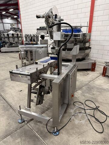 Top and bottom labelling machine with conveyor Unknown 