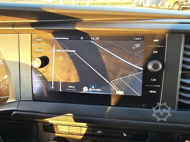 High-roof van VOLKSWAGEN TRANSPORTER 2.0 TDI L2H1 Navi 4 Motion