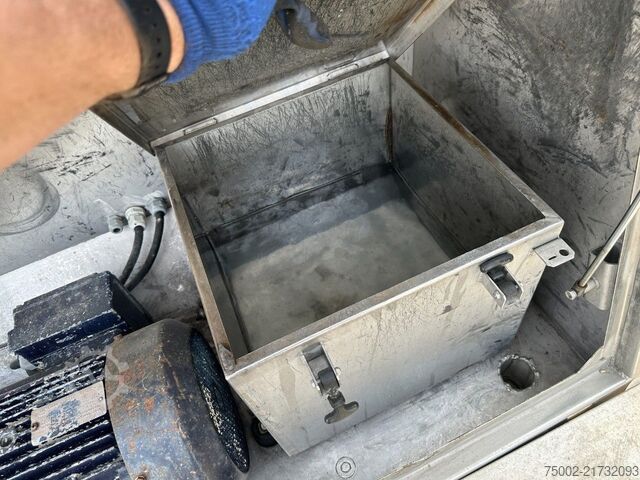 Food tanker Feldbinder LEBENSMITTEL / LEVENSMIDDELEN / FOOD / 33.500L ...
