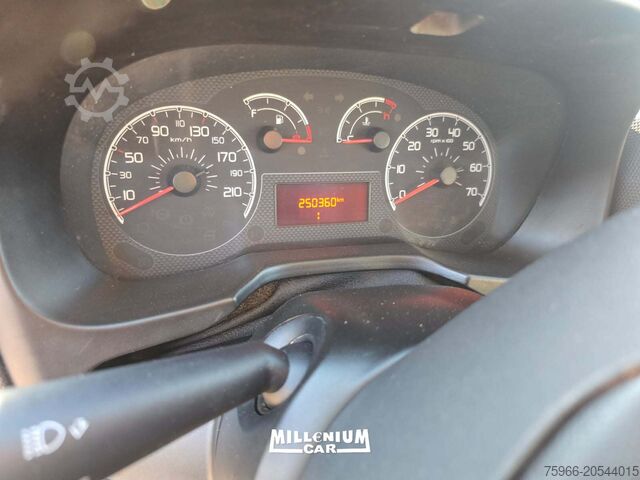 Minibus FIAT QUBO TREKKING 1.3MJT AUTOCARRO