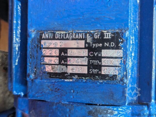 Concrete mixer sur potence murale