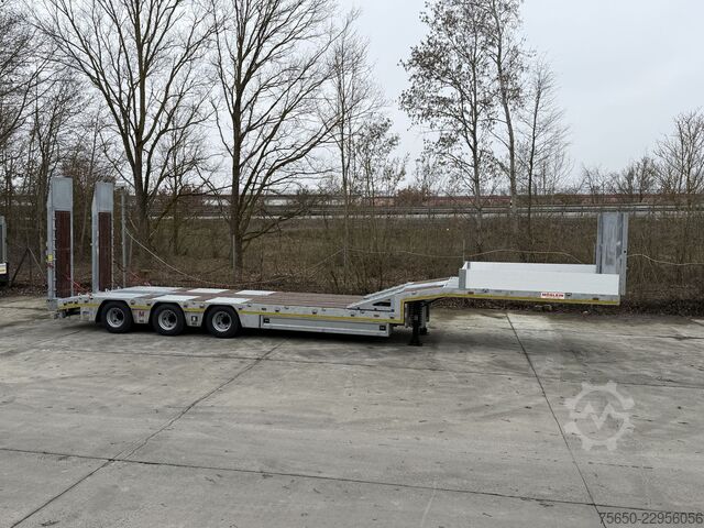 Tieflader-Sattelauflieger Möslein ST 3  3 Achs Satteltieflader neu