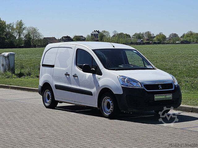 Suitcase PEUGEOT PARTNER 1.6 3-Zits Airco Euro6!