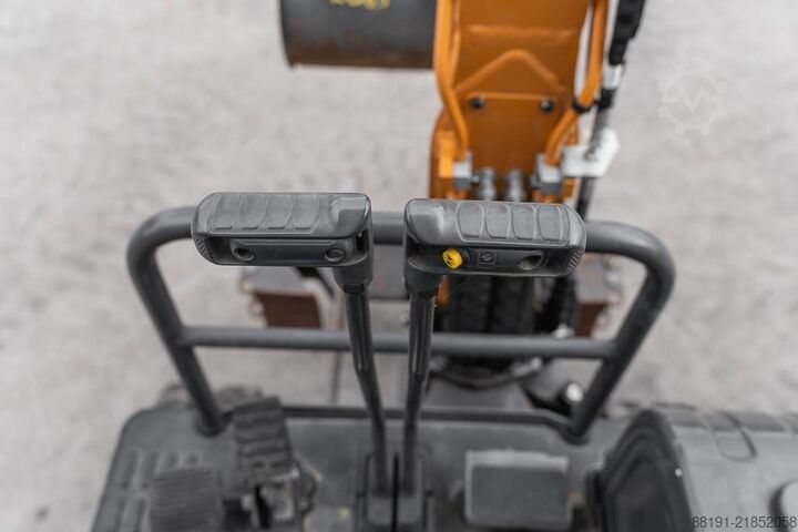 Mini excavator CASE CX 17 C