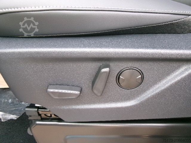 Minibus FORD Tourneo Custom 320L2 AT Titanium AHK ACC