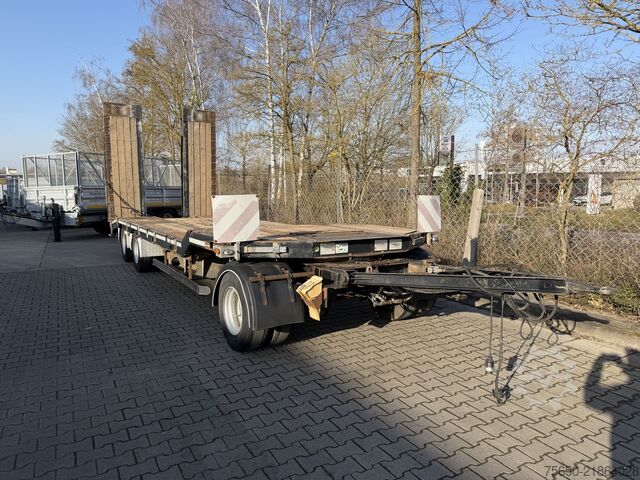 Low loader trailer Schwarzmueller T3  3 Achs Tiefladeranhänger