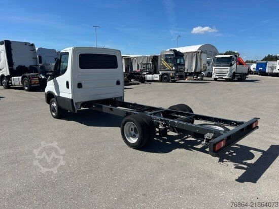 Van chassis IVECO DAILY 40 - 180 FAHRGESTELL, E6 OHNE MOTOR/OHNE GETRIEBE