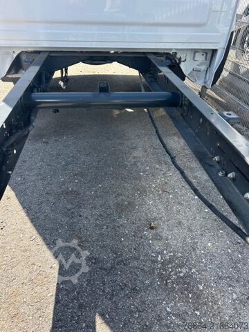Van chassis IVECO DAILY 40 - 180 FAHRGESTELL, E6 OHNE MOTOR/OHNE GETRIEBE