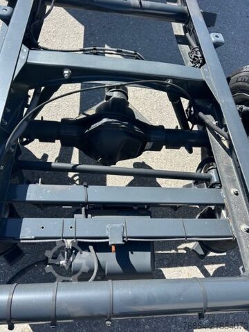 Van chassis IVECO DAILY 40 - 180 FAHRGESTELL, E6 OHNE MOTOR/OHNE GETRIEBE