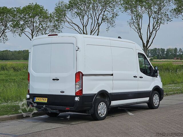 High-roof van FORD TRANSIT 2.0 L2H2 Euro6 Trekhaak!