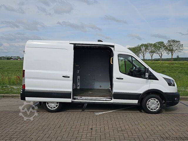High-roof van FORD TRANSIT 2.0 L2H2 Euro6 Trekhaak!
