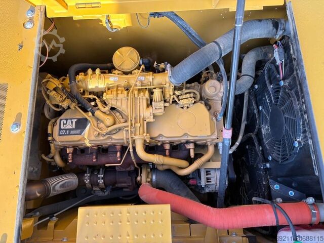 Crawler excavator CAT 323