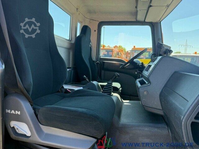 Three-sided tipper truck MAN TGL 12.220 Meiller Atlas Kran 5+6 Steuerk 146TKM