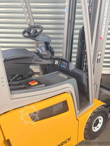 Electric 3-wheeler Jungheinrich EFG 215 - Service Neu - 3,3m Hub - 1,5t - Freihub