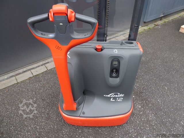 High Lift stacker Linde L12