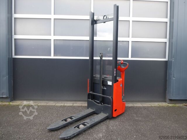 High Lift stacker Linde L12
