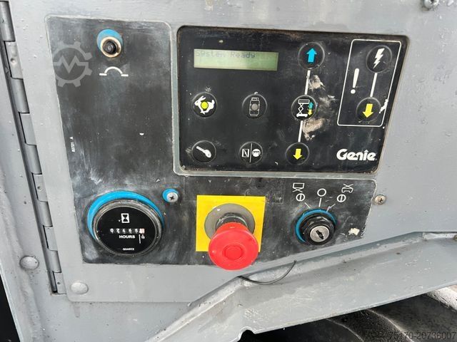 Work platform GENIE GS 2668 / 2.465h / Allrad / Arbeitshöhe: 9,90m