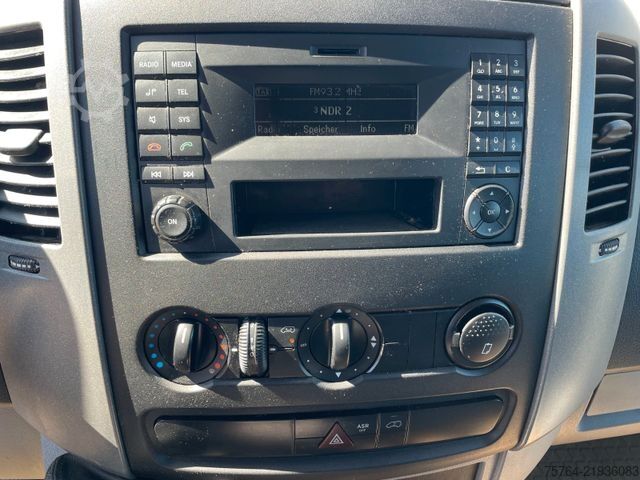 Pick-up van VOLKSWAGEN Crafter 35 Doka / Mittel L2 / AHK / 5 Stück!