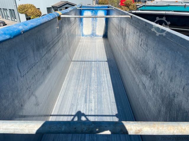 Walking floor semitrailer CARNEHL ca. 91m³ Schubbodenauflieger / Funk / 1. Hand!
