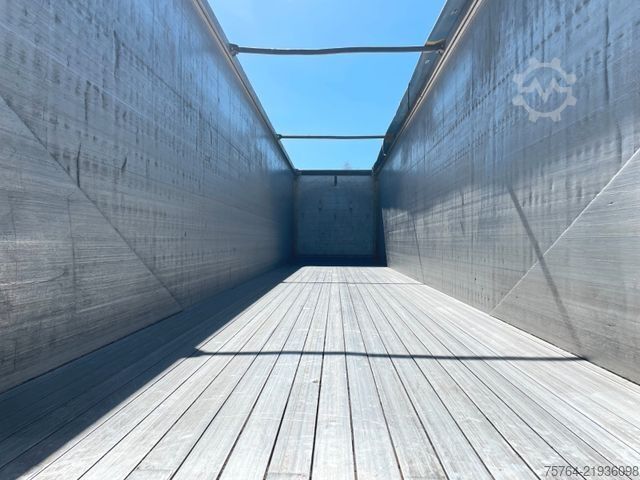 Walking floor semitrailer CARNEHL ca. 91m³ Schubbodenauflieger / Funk / 1. Hand!