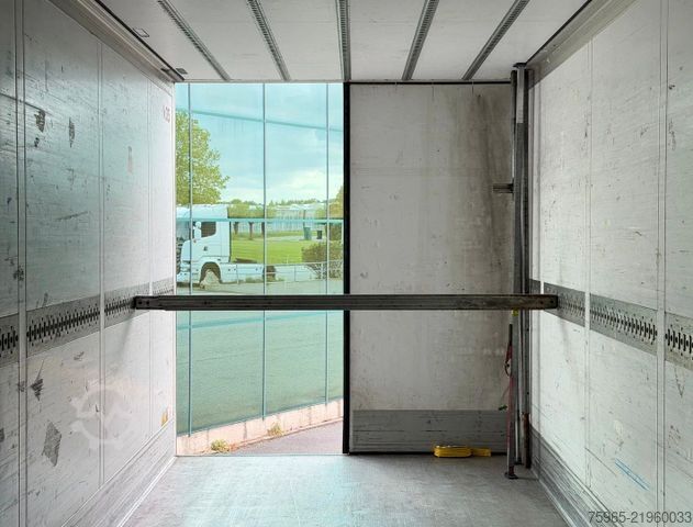 Reefer semitrailer SCHMITZ CARGOBULL SCB*S3B SCHMITZ TKM COOLING LIFT AXLE TAIL LIFT
