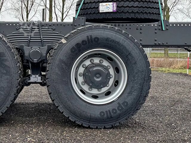 Chassis with cab Iveco T-Way AD380T47WH-4500 Chassis Cabin (13 units)