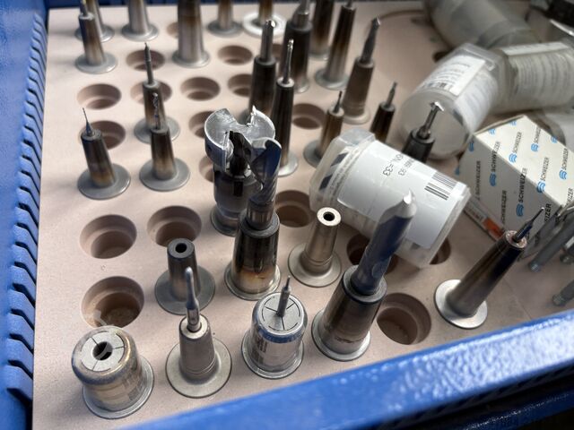 CNC machining center DATRON M 10 TmA