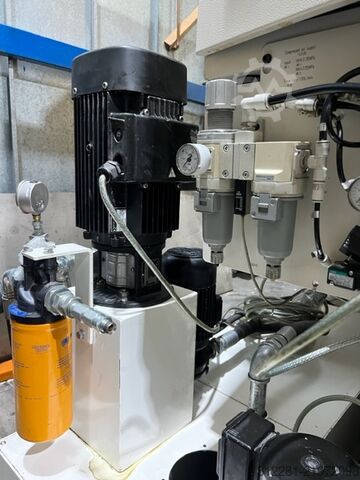 Vertikales Bearbeitungszentrum FANUC ROBODRILL α-D21LiB5