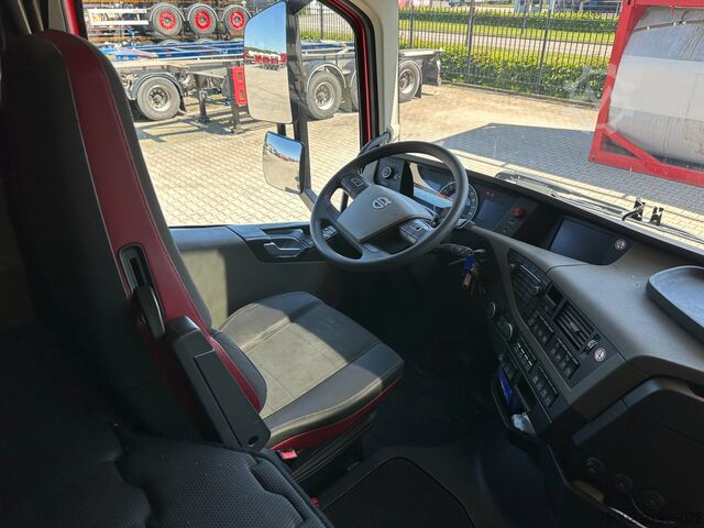 Hazardous substances Volvo FH FH13-460 Globetrotter 4x2 ADR (EXII, EXIII, ...