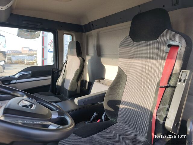 LKW mit Kofferaufbau MAN 26.360 TGS