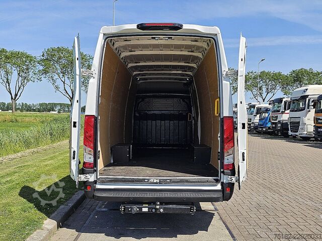 High-roof van IVECO DAILY 35S18 ac automaat EURO6