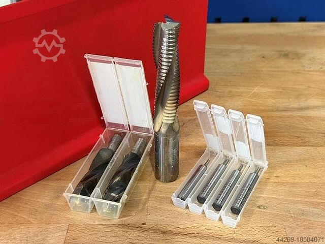 Posten Fräser und Bohrer mit Schaft für CNC Maschinen Unbekannter Hersteller