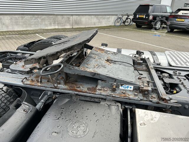 Volume tractor DAF CF 410 FT Space Cab / Mega / 787 dkm / Hefschot...