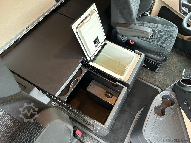 Standard tractor Mercedes-Benz Actros 1842 StreamSpace / 424 dkm / NL Truck / ...