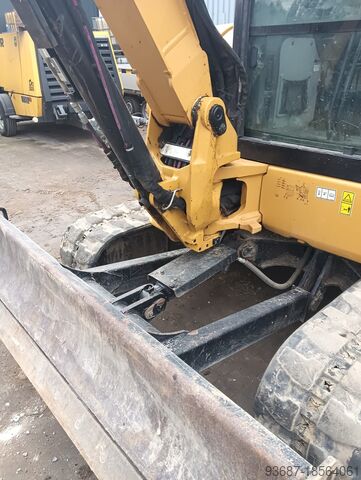 Crawler excavator Caterpillar 305E2
