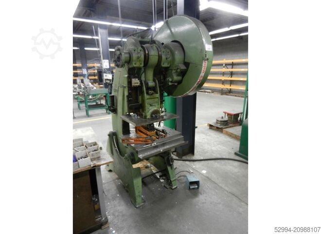 Open gap eccentric presses Schuler 32 ton