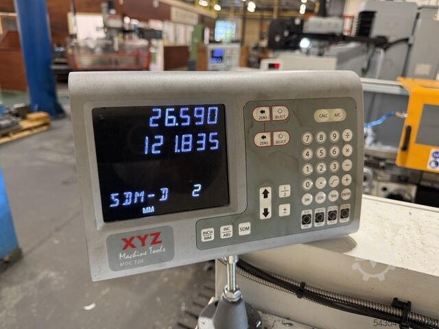 Handbetriebene Leit- und Zugspindeldrehmaschine mit Planschlittenbett XYZ 1530VS x 730mm