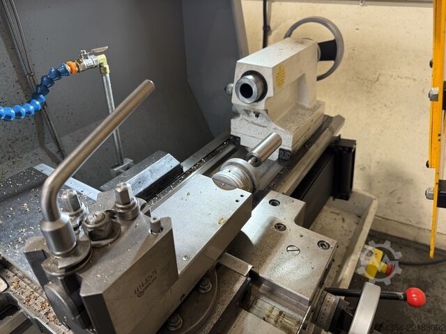 Handbetriebene Leit- und Zugspindeldrehmaschine mit Planschlittenbett XYZ 1530VS x 730mm